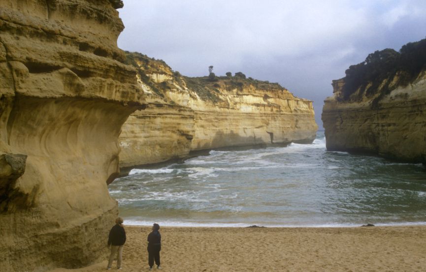r11_GOR_beach_cliffs.jpg