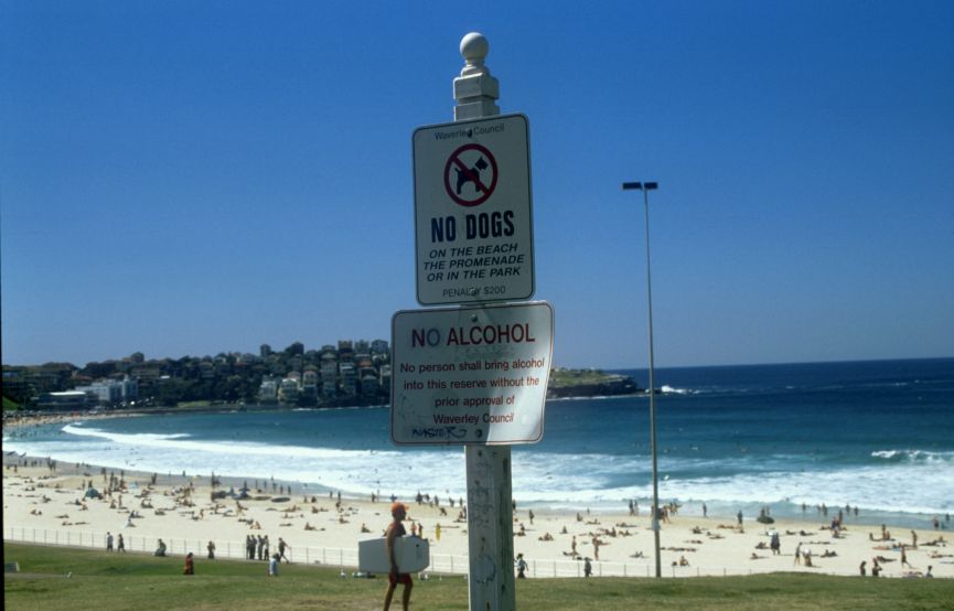 r3_bondi_sign.jpg